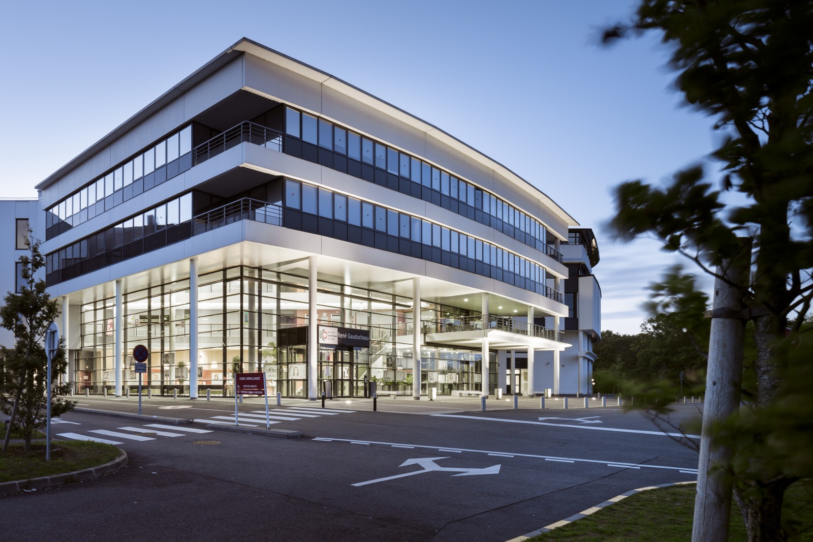 MBA - Michel Beauvais Associés, Nante,  Institut René Gauducheau  -002